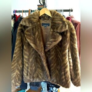 Jones New York Short Faux Fur coat